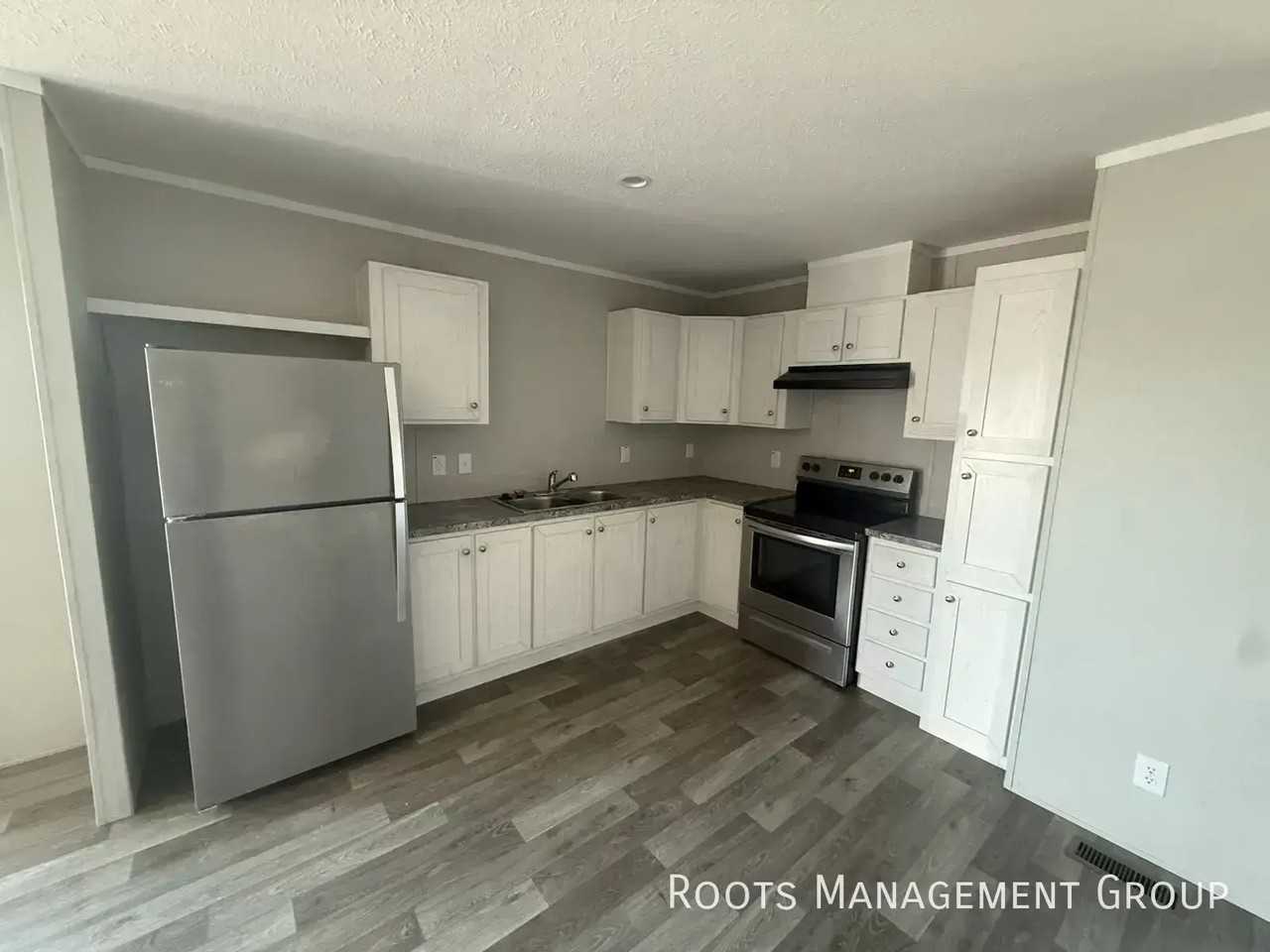 J10 Meadows Ct #J10 - Photo 2 of 12