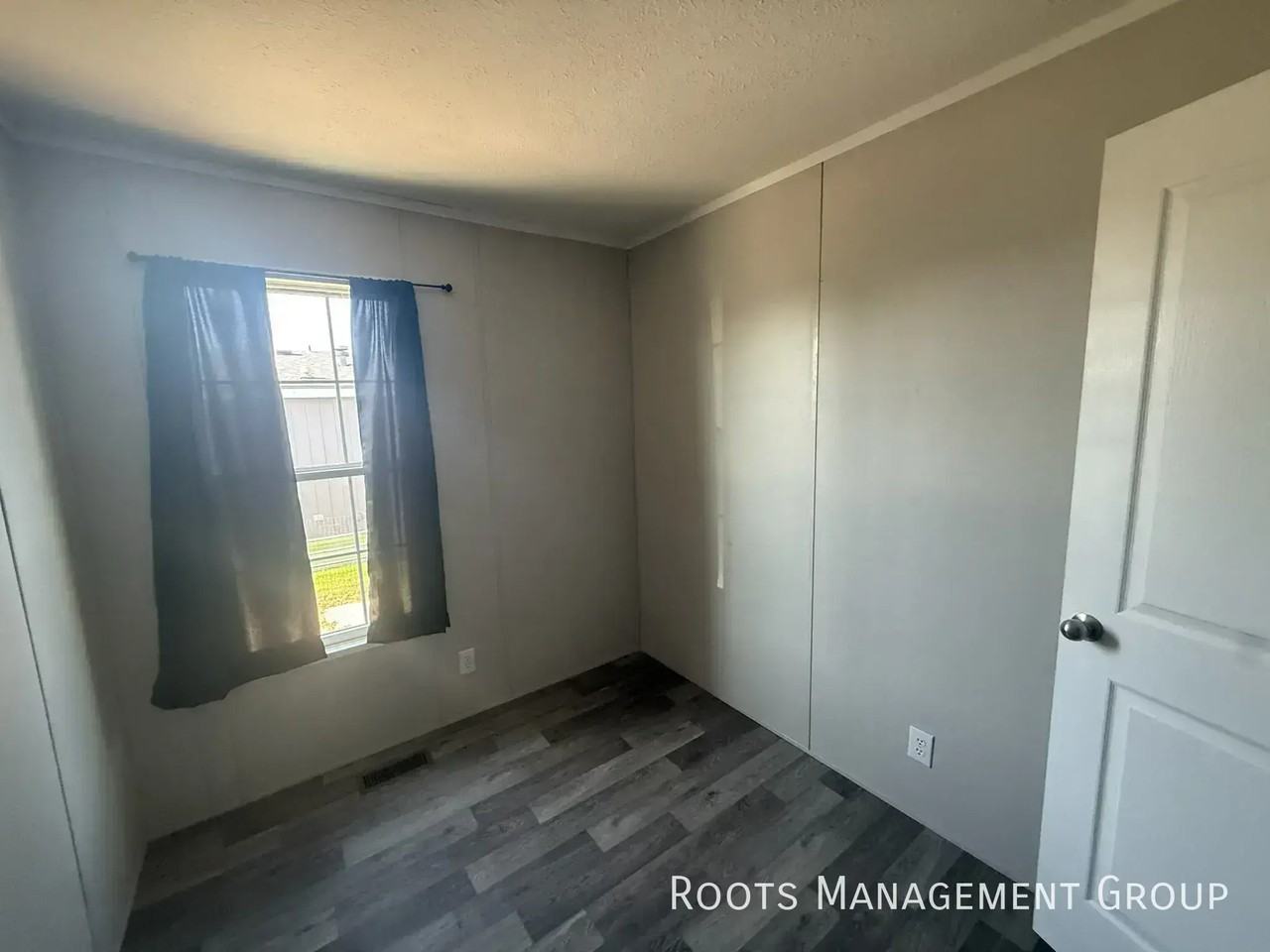 J10 Meadows Ct #J10 - Photo 5 of 12
