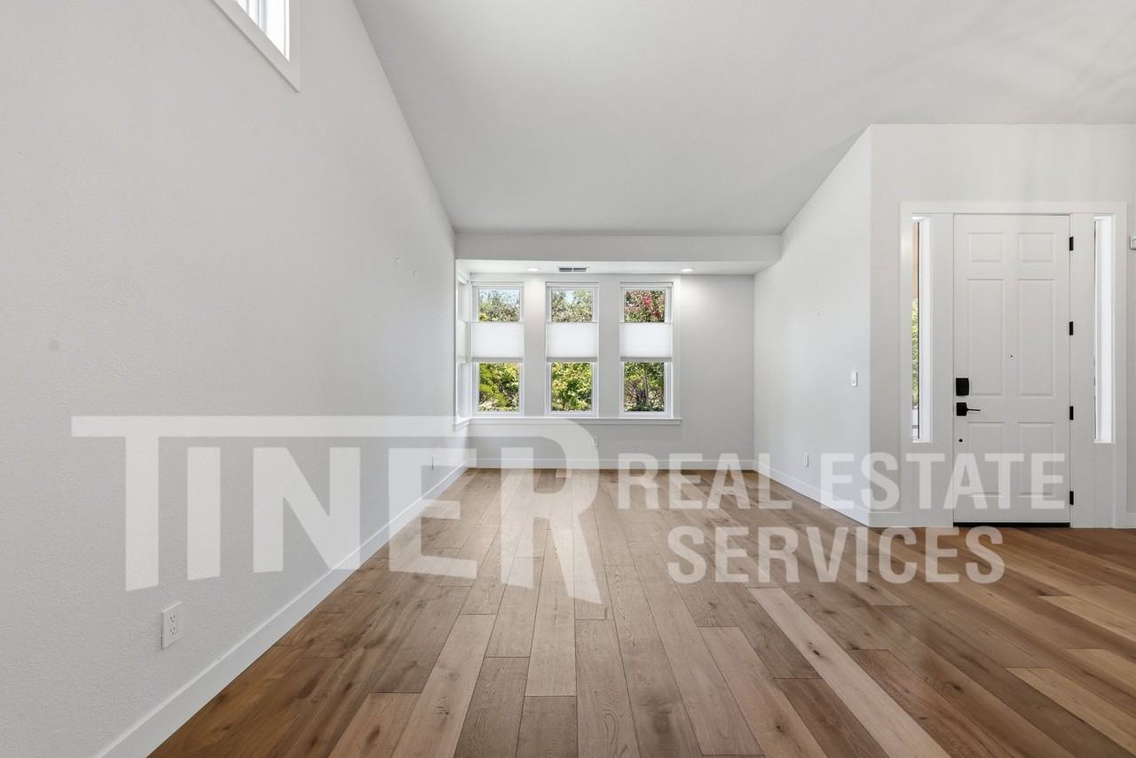 1464 Willow Bend Rd - Photo 5 of 41