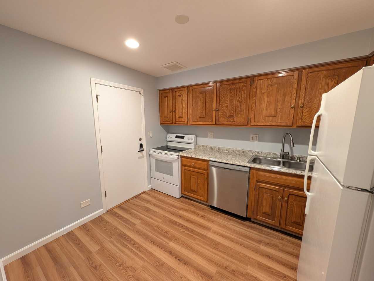 706 E Algonquin Rd #204 - Photo 2 of 18
