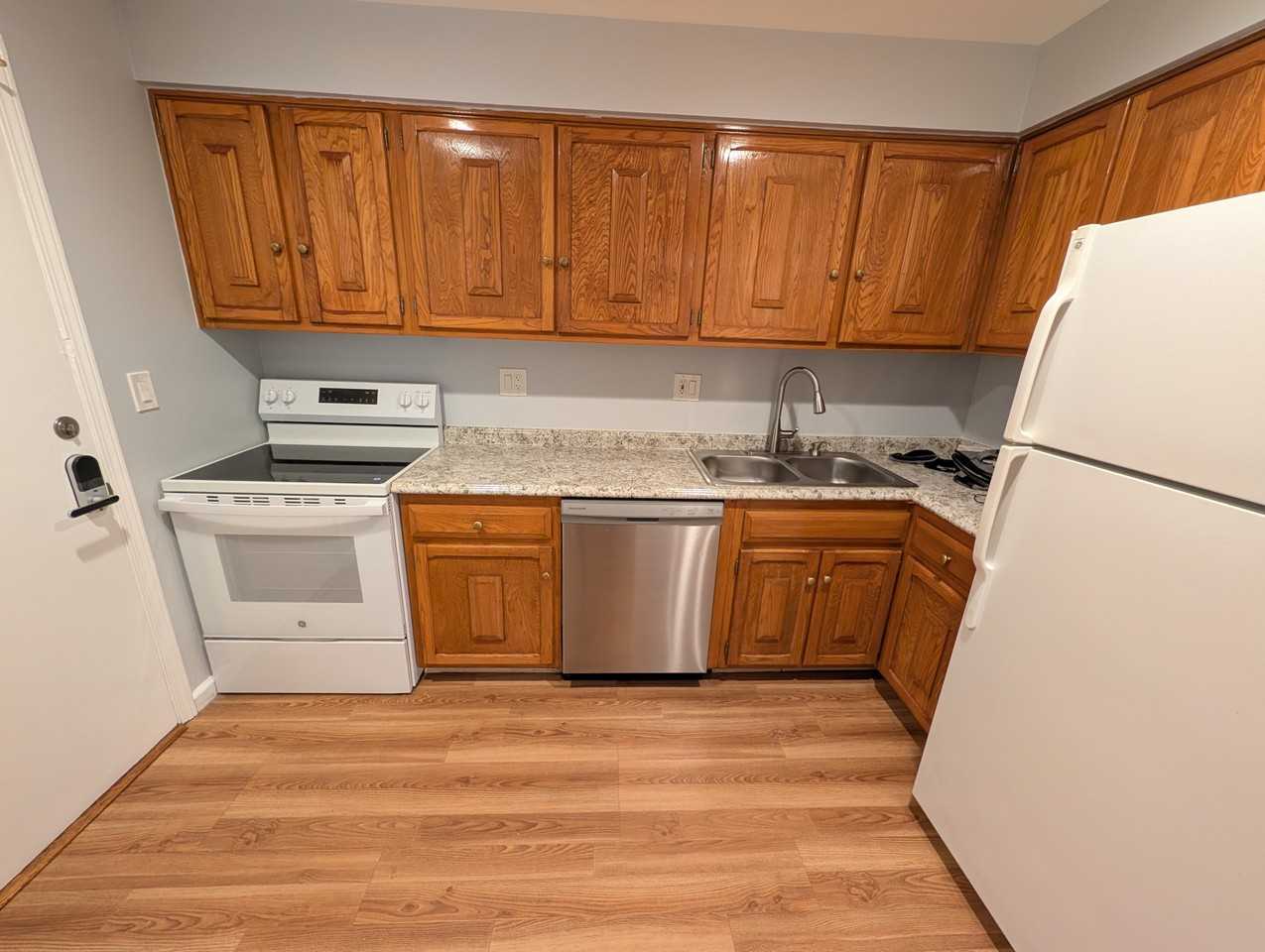 706 E Algonquin Rd #204 - Photo 3 of 18