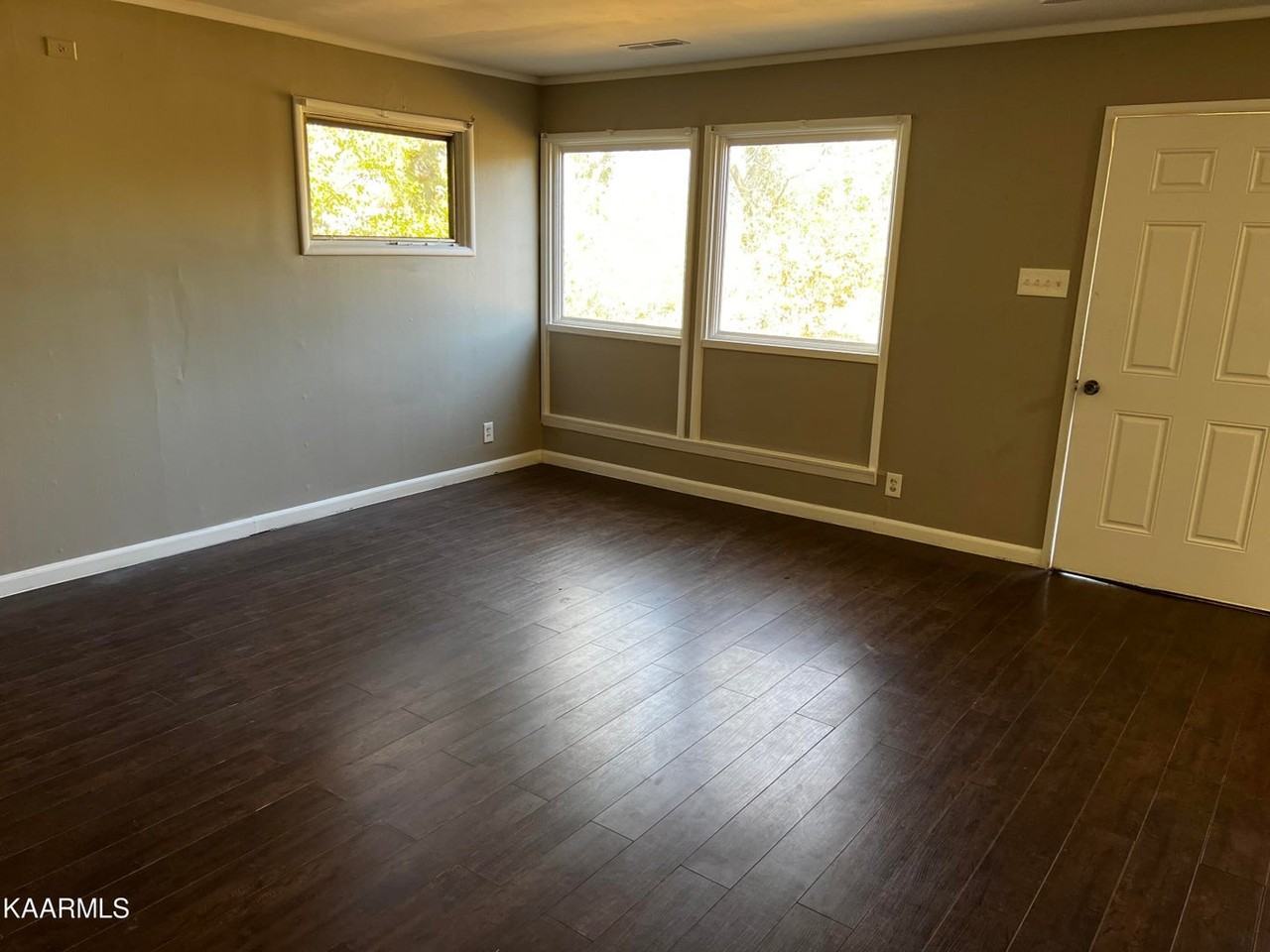 1332 Huntington Rd #NA - Photo 3 of 22