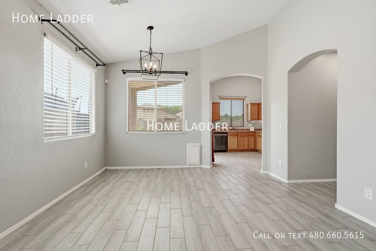 16923 W Lundberg St - Photo 6 of 33