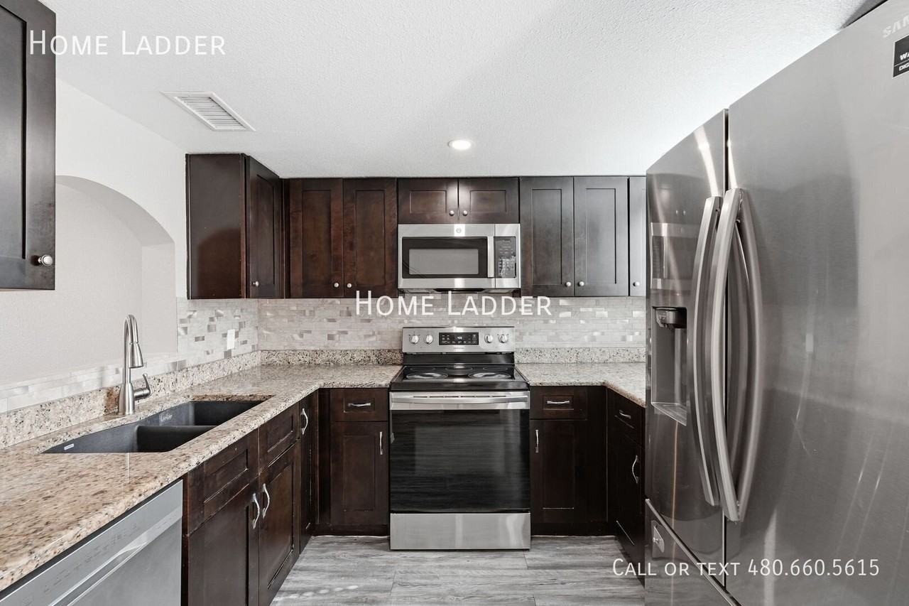 1325 S Judd St - Photo 4 of 34