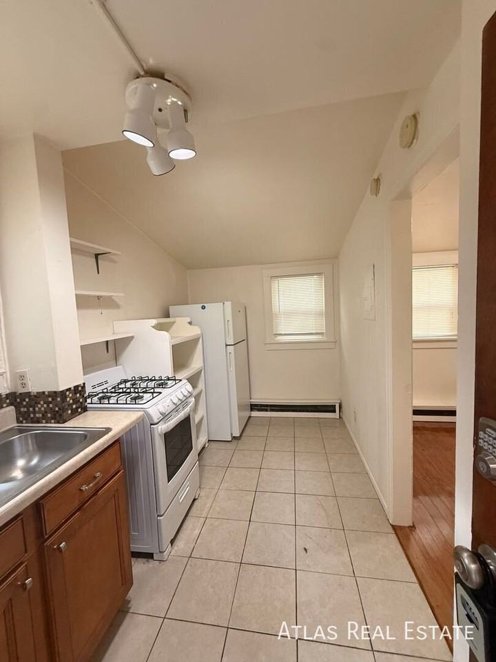 1021 E Platte Ave #3 - Photo 2 of 12