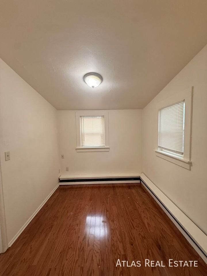 1021 E Platte Ave #3 - Photo 3 of 12