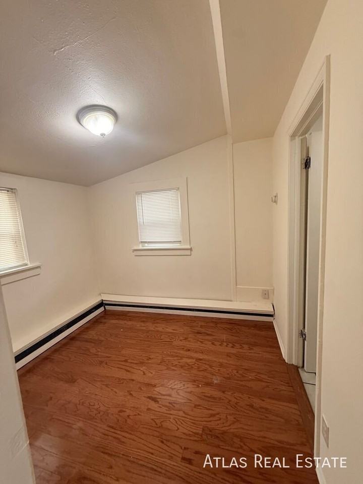 1021 E Platte Ave #3 - Photo 4 of 12