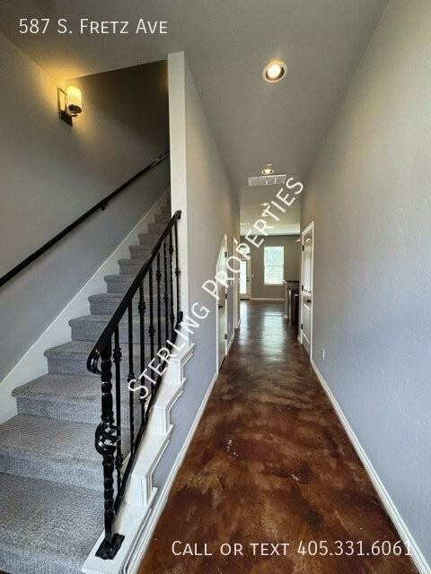 587 S Fretz Ave - Photo 2 of 20