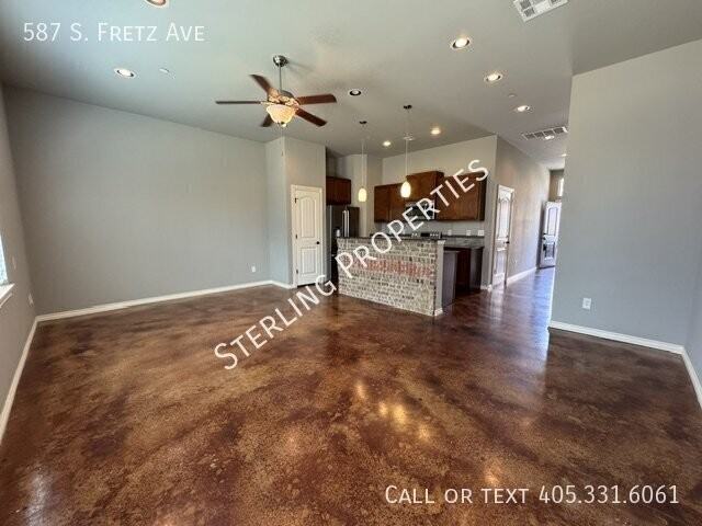 587 S Fretz Ave - Photo 6 of 20