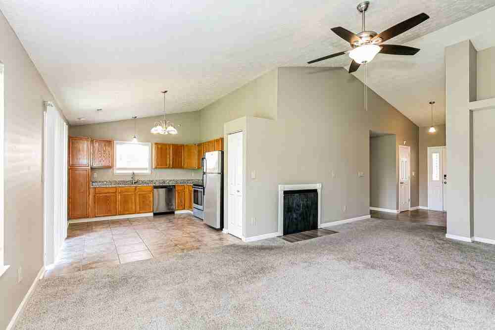 748 Hollowood Ln - Photo 5 of 16