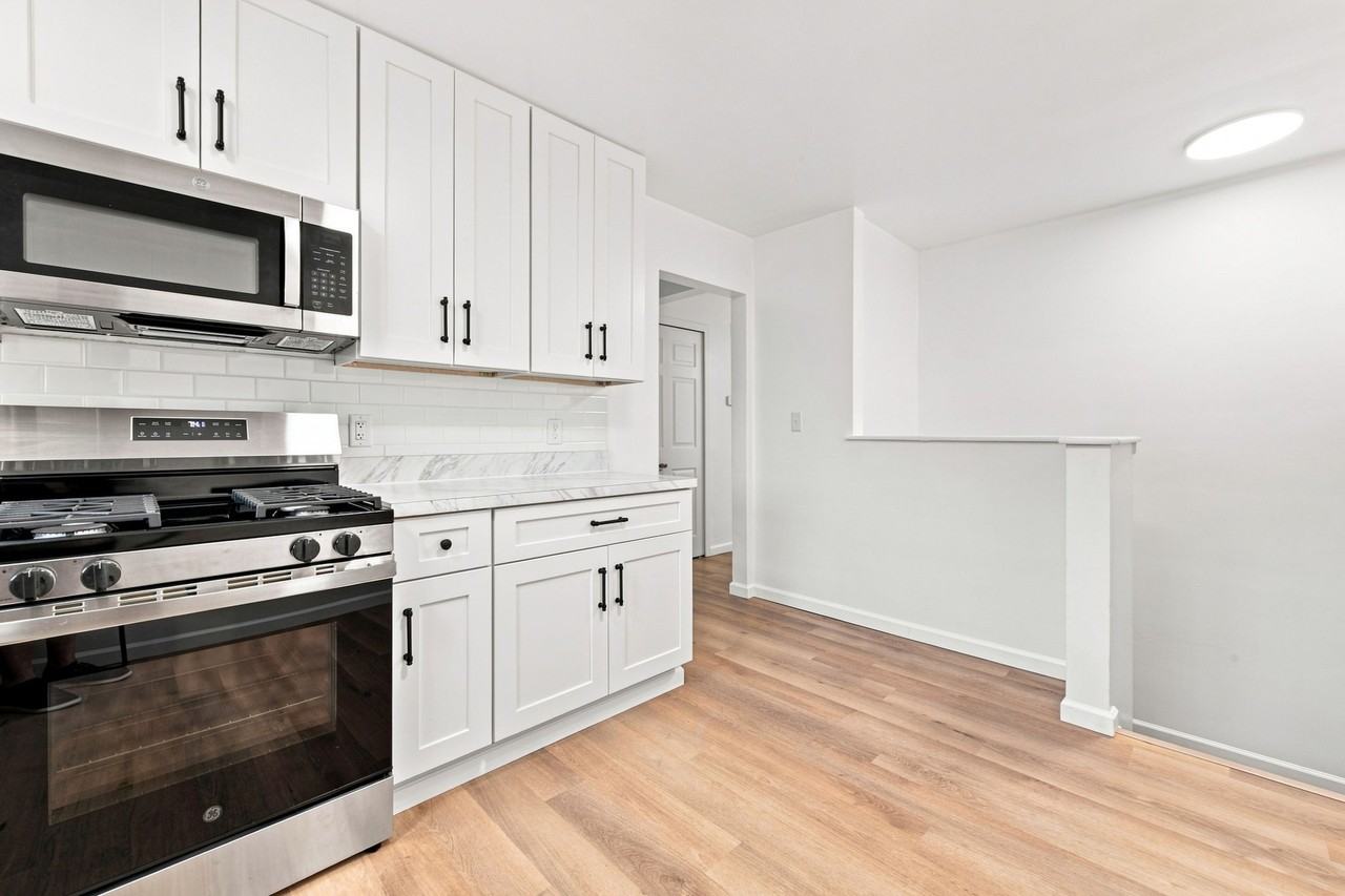 22529 Tuscany Ave - Photo 5 of 25