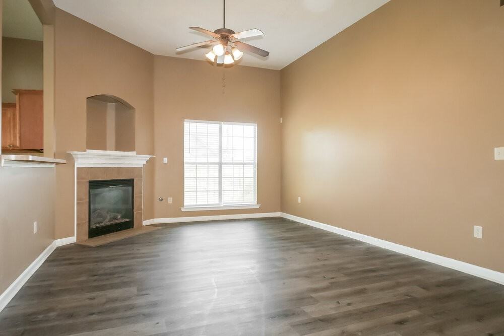 4941 Wemberley Dr - Photo 4 of 16
