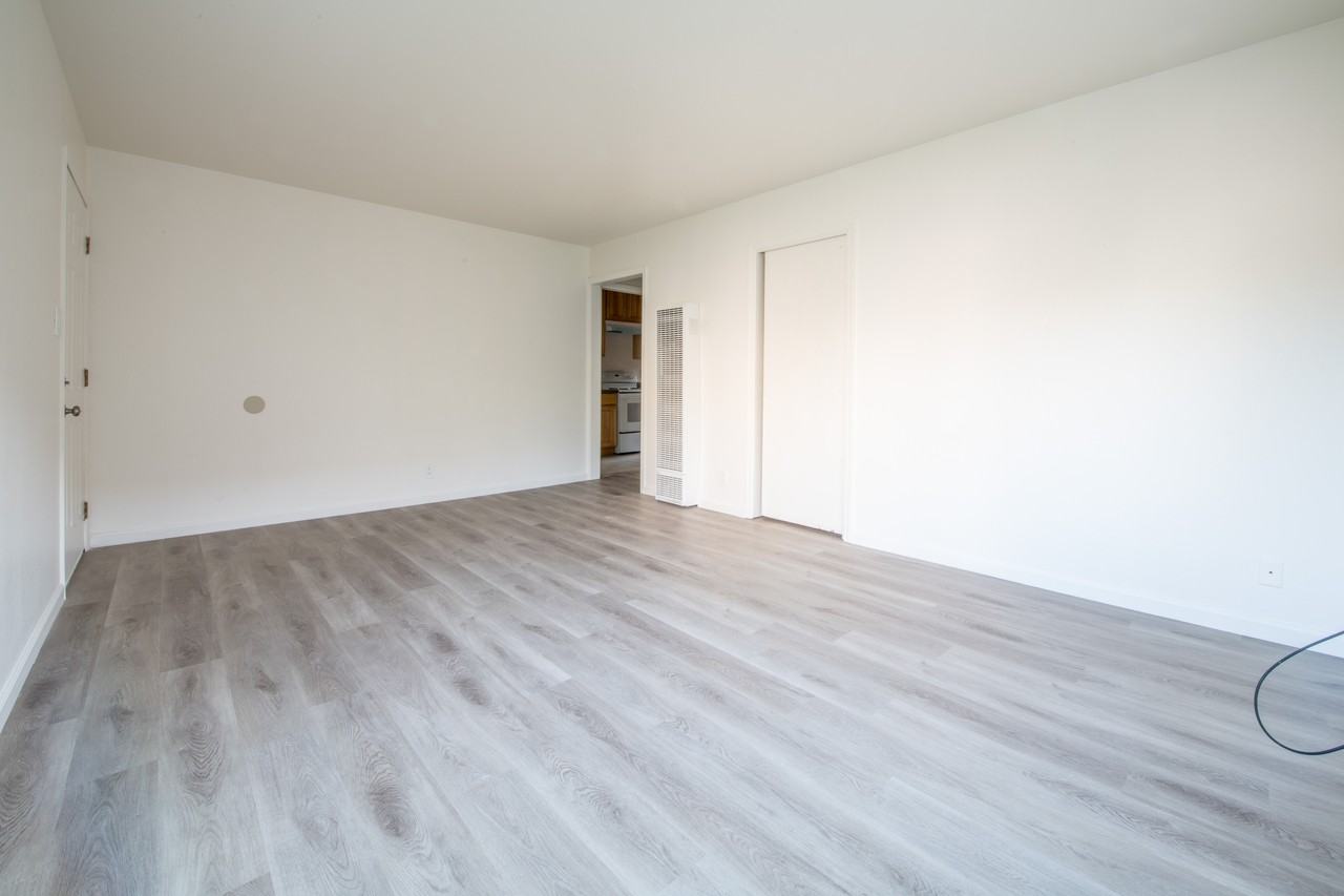 1815 Fairview St #2 - Photo 3 of 11