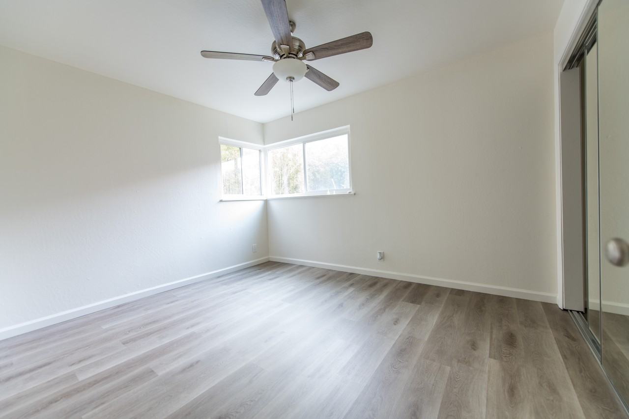 1815 Fairview St #2 - Photo 6 of 11