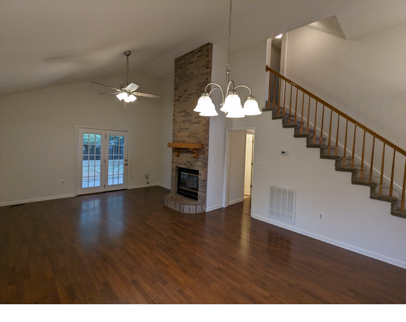 198 Leslie Ln - Photo 2 of 17
