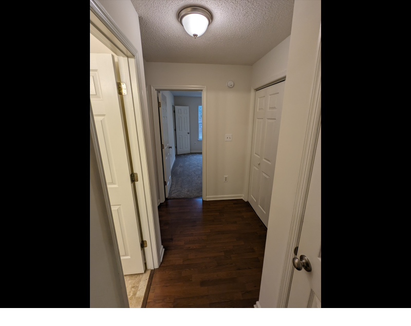 198 Leslie Ln - Photo 5 of 17