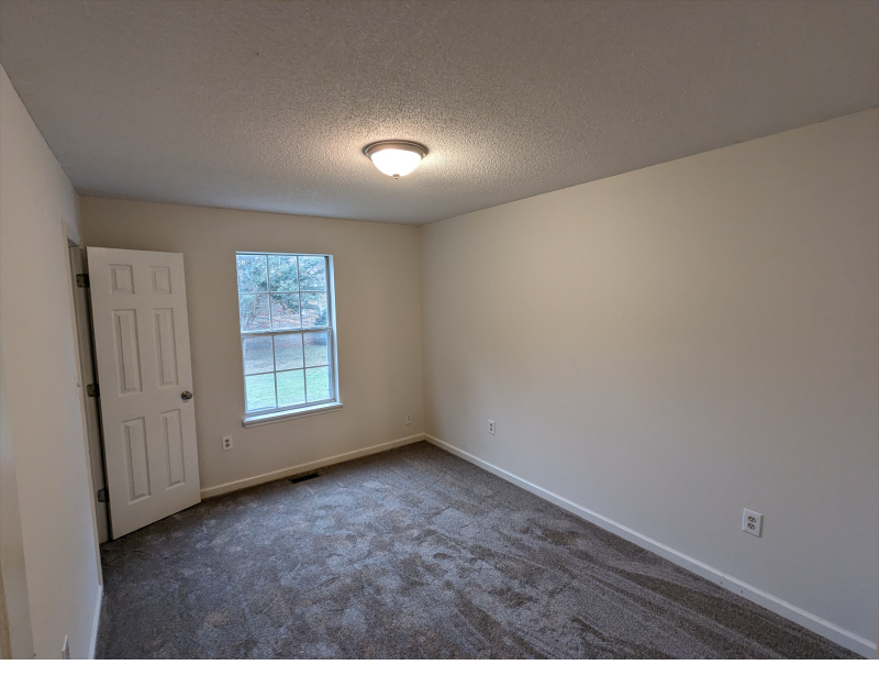 198 Leslie Ln - Photo 6 of 17