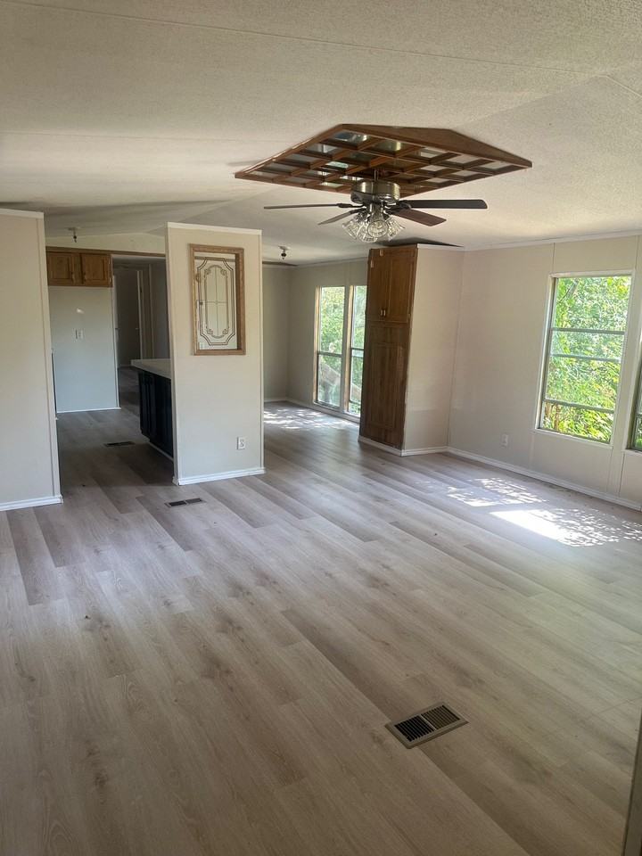 3393 Lauren Dr - Photo 2 of 10