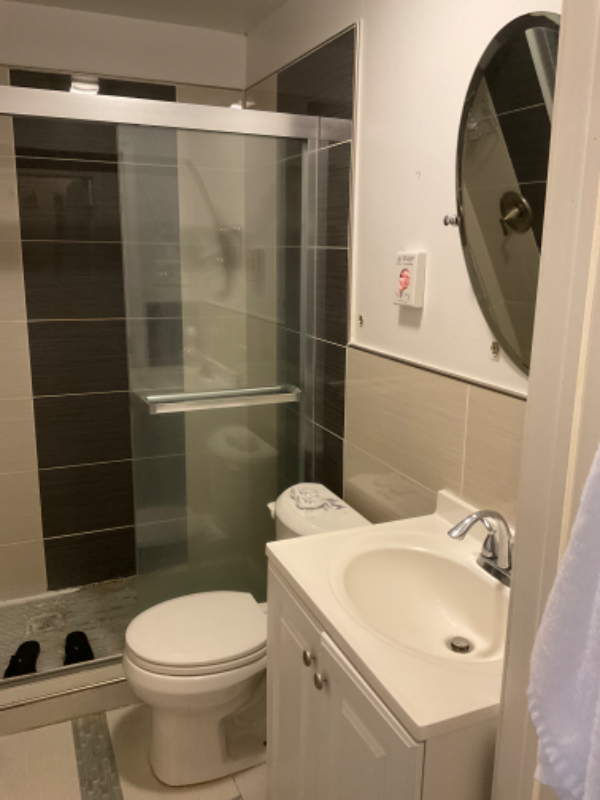 1022 Pine St #2R - Photo 4 of 4