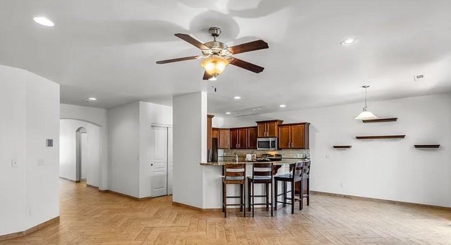 2403 Nw Glen Oak Ave - Photo 5 of 12