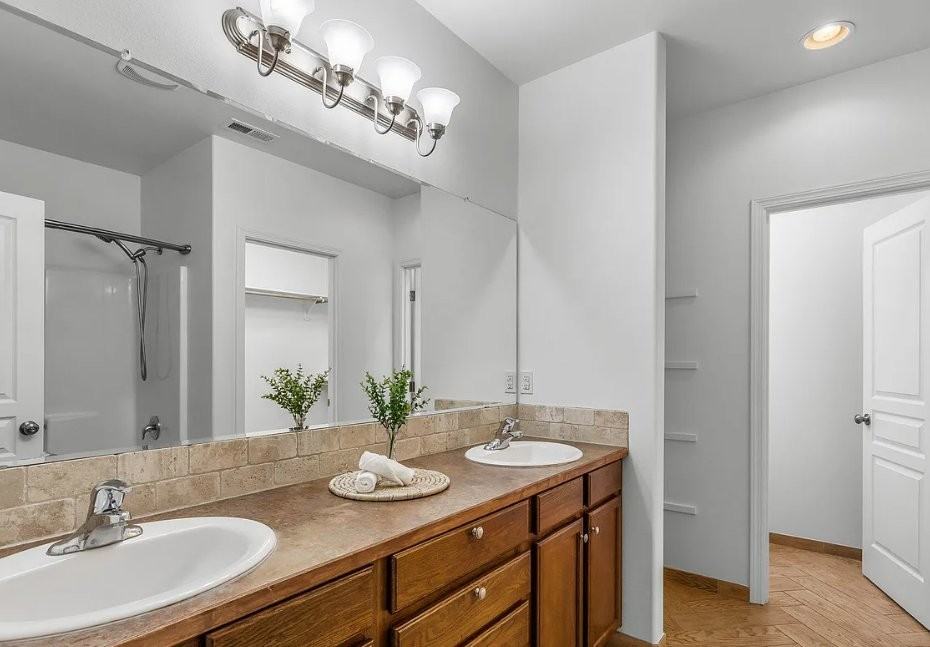 2403 Nw Glen Oak Ave - Photo 7 of 12