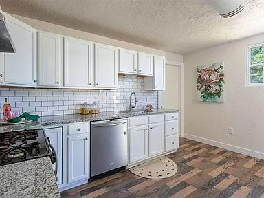 2819 E Queen Ave - Photo 5 of 16
