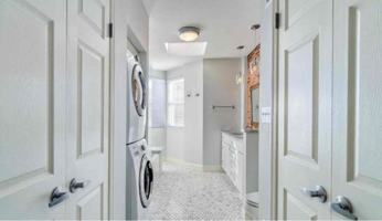 featured image of 2127 E Fairmount Ave