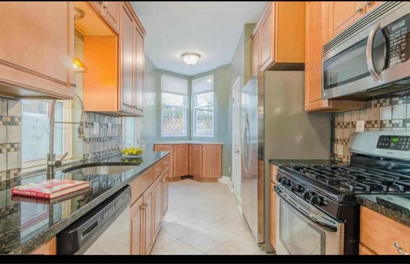 2127 E Fairmount Ave - Photo 2 of 7