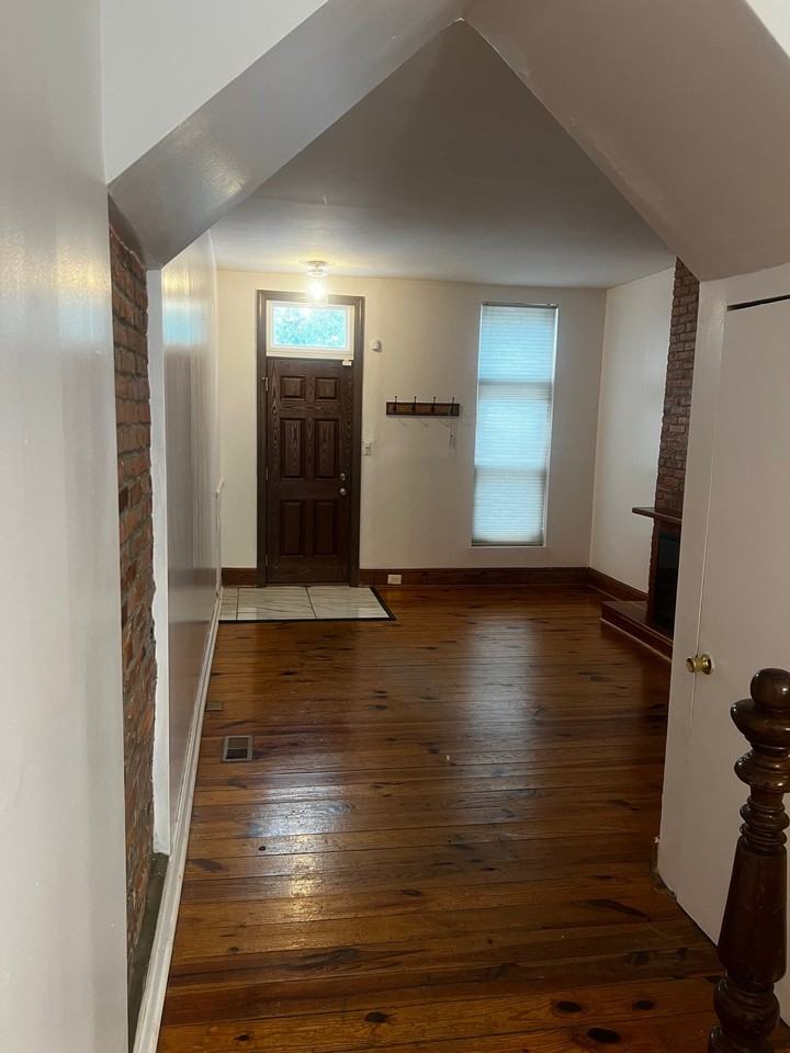 2127 E Fairmount Ave - Photo 5 of 7