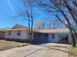 featured image of 400 Rosewood Dr
