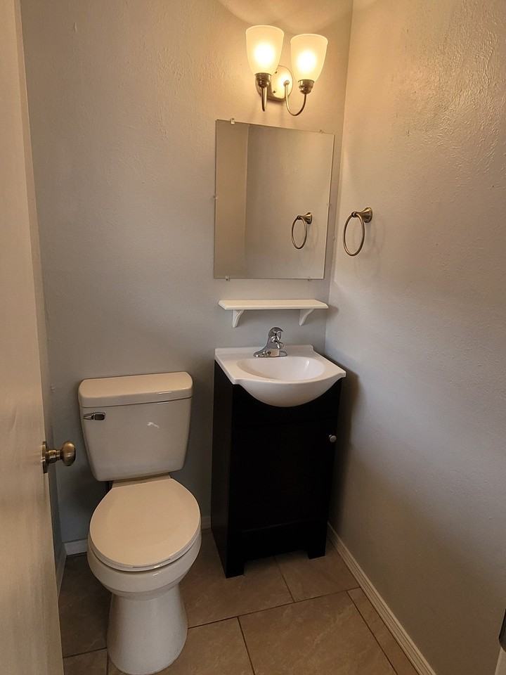 400 Rosewood Dr - Photo 6 of 14