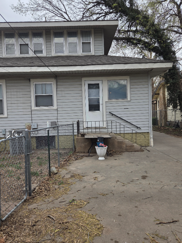1039 N Woodrow Ave - Photo 6 of 14