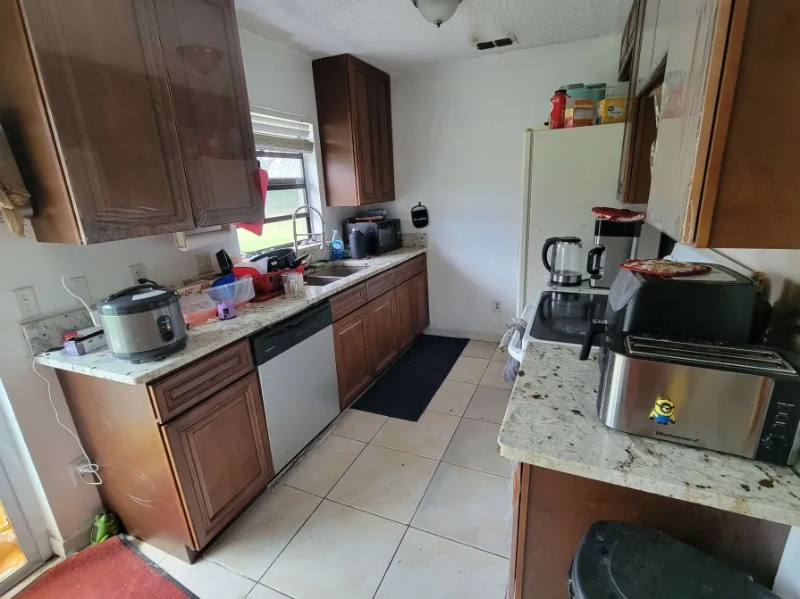 2474 Rouse Rd - Photo 6 of 15