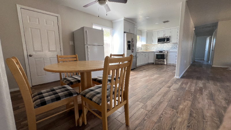 3645 W Hadley St - Photo 7 of 11