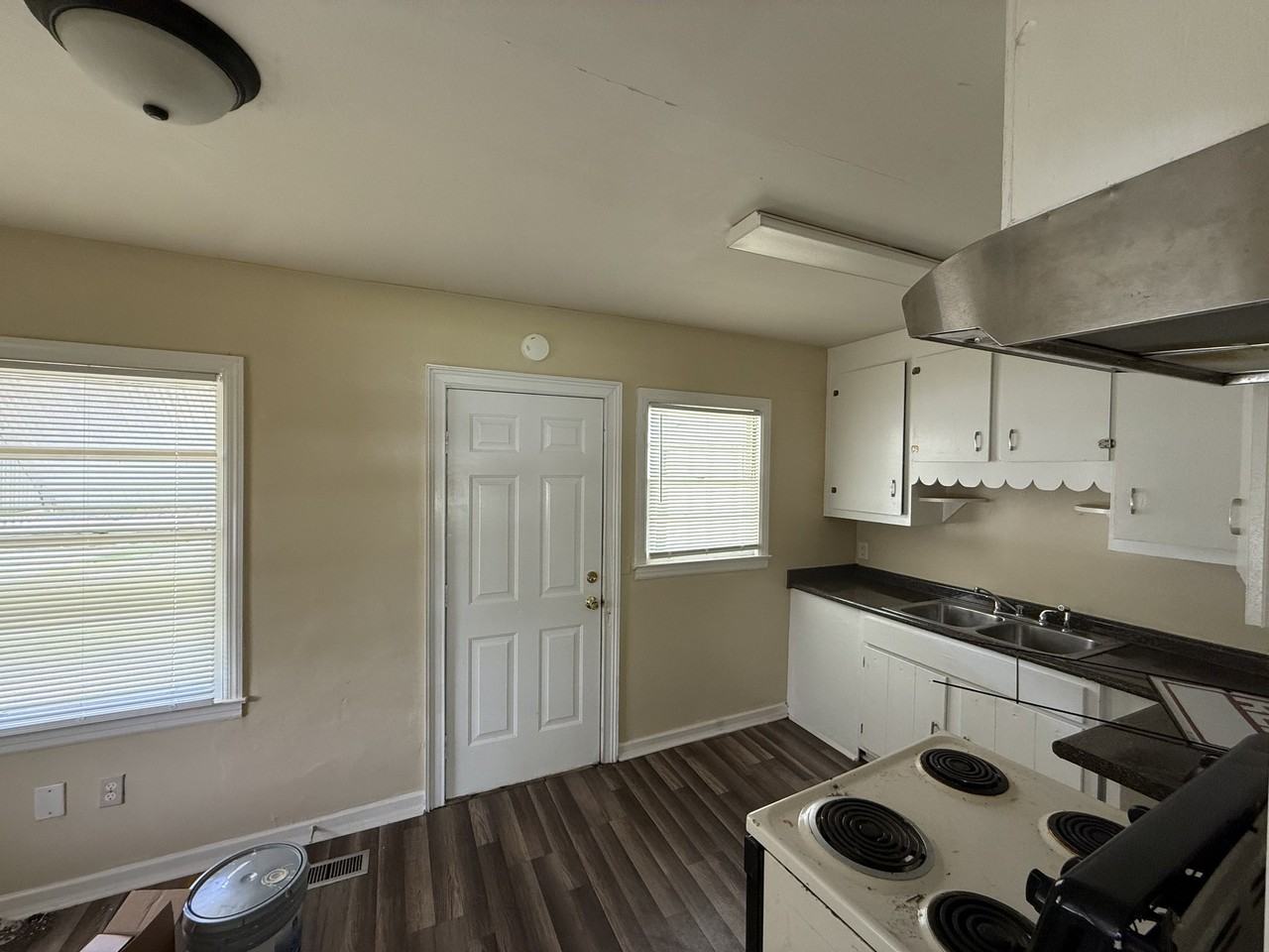 1700 Edgerly Ave - Photo 6 of 8