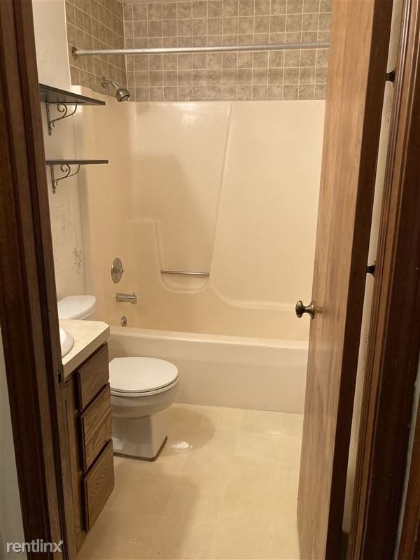 488 60th St Se #484 - Photo 4 of 17