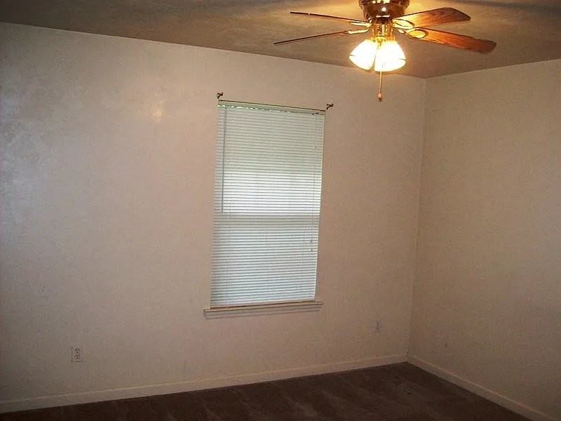 530 Palm Beach St #2 - Photo 5 of 6