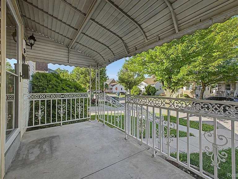 4645 Rosalie St - Photo 3 of 20