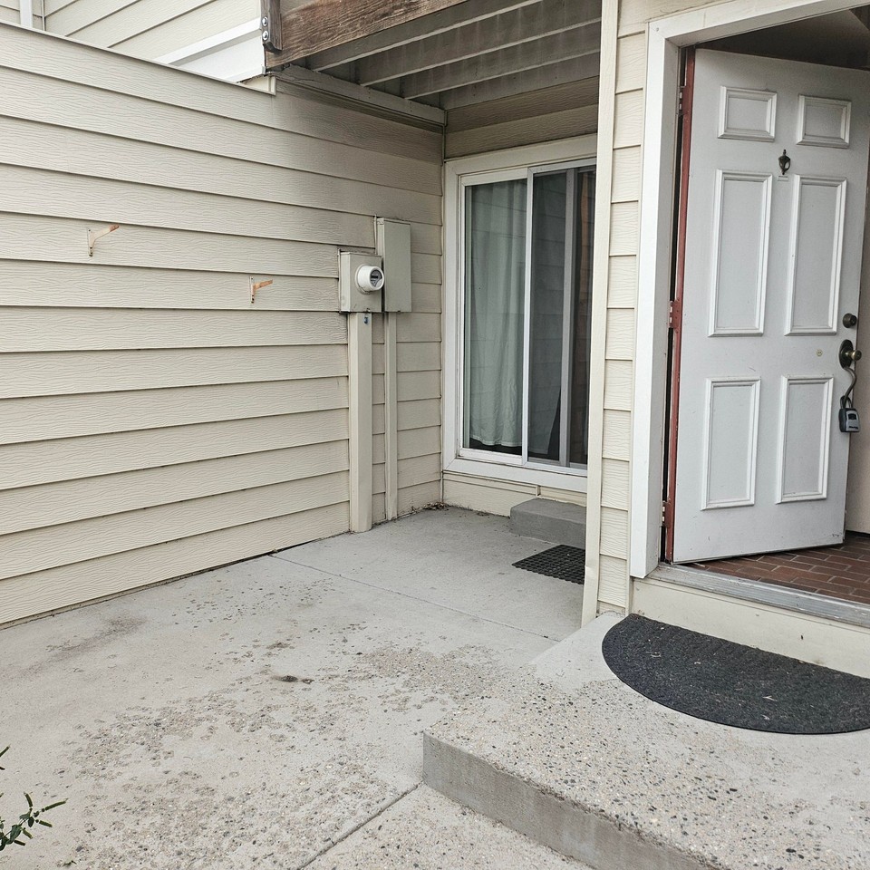 6770 E Mississippi Ave #C - Photo 7 of 11
