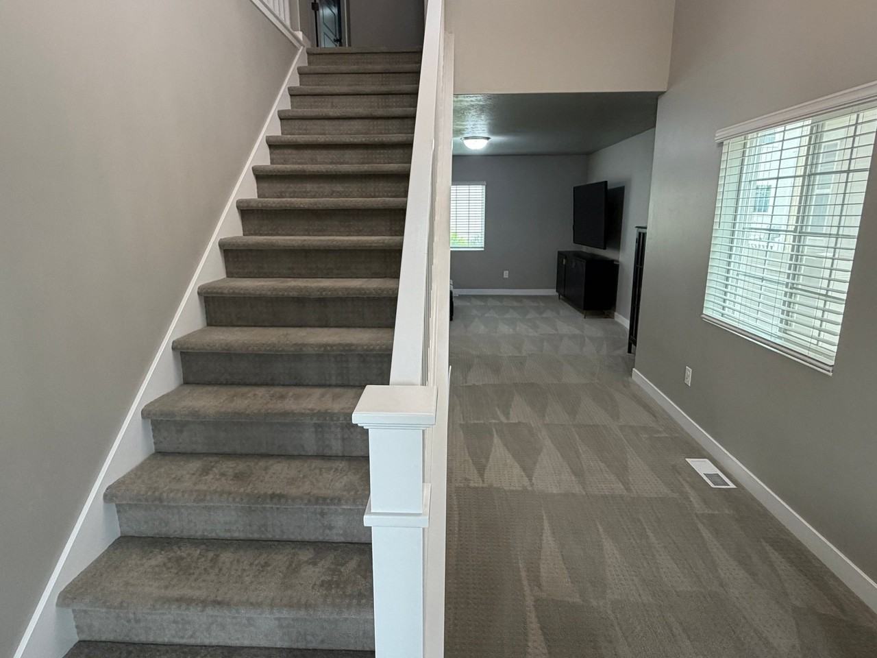 3320 W Lazy J Ln - Photo 2 of 20