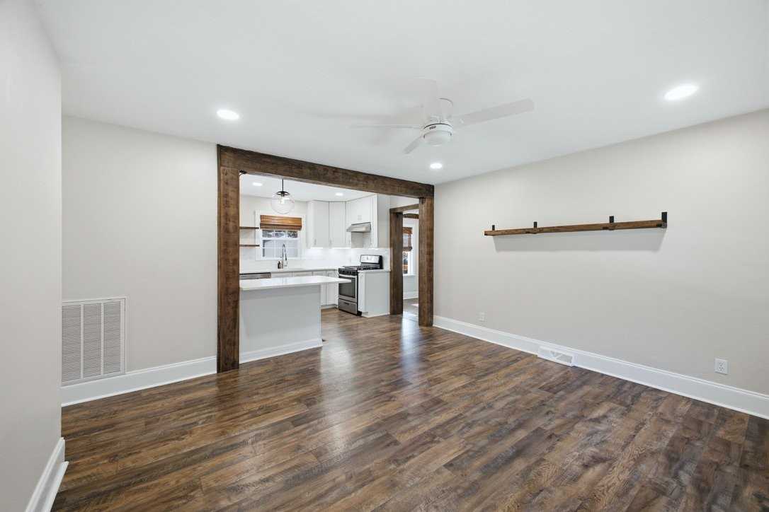 1915 Kilborne Dr - Photo 4 of 20