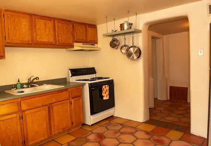 1425 Sawmill Rd Nw - Photo 4 of 6