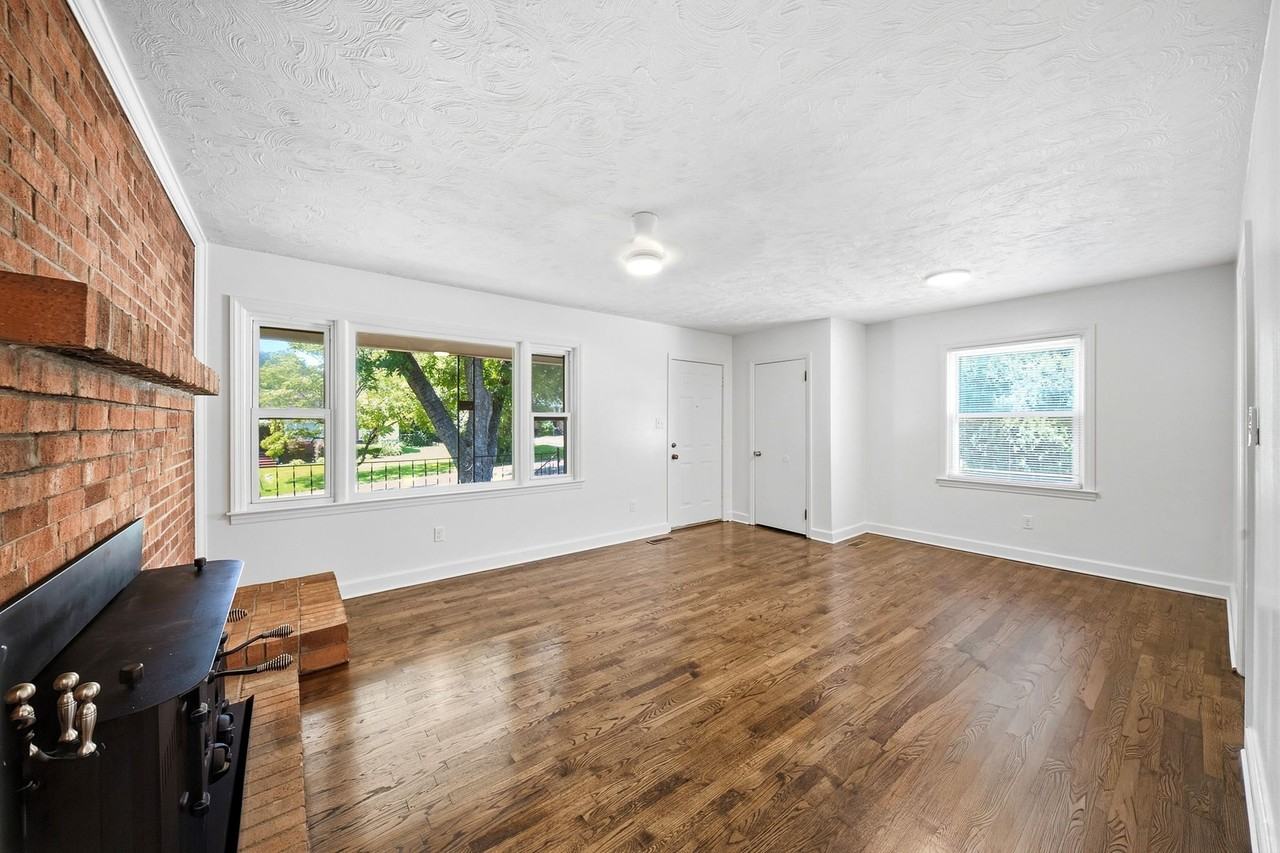 681 Jackson St - Photo 2 of 20