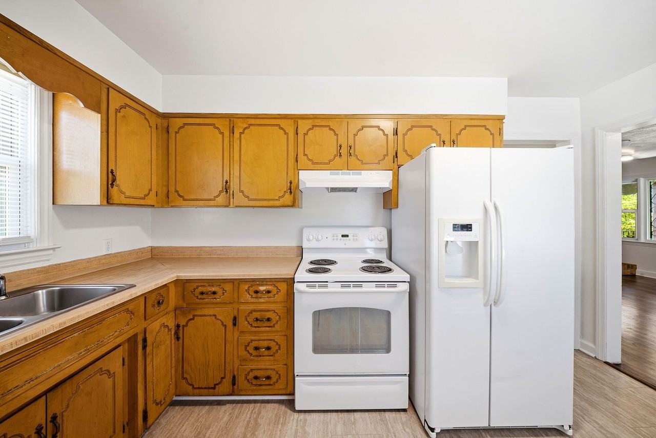 681 Jackson St - Photo 6 of 20