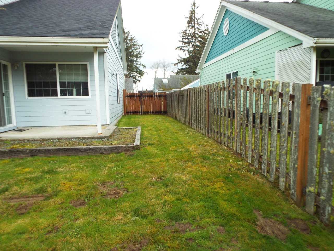 734 Nw Date Ave - Photo 4 of 31
