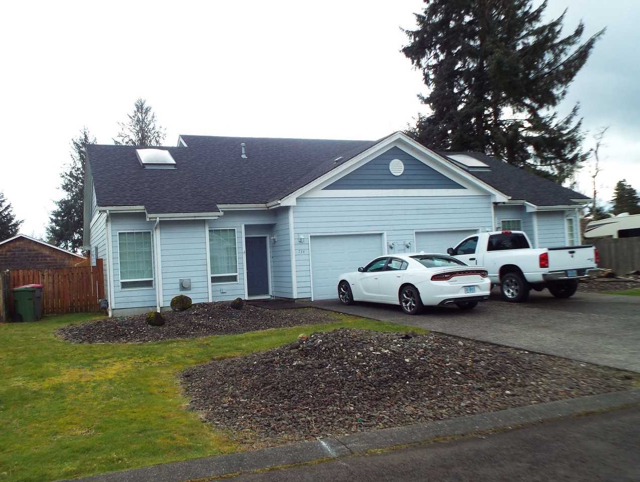 734 Nw Date Ave - Photo 7 of 31