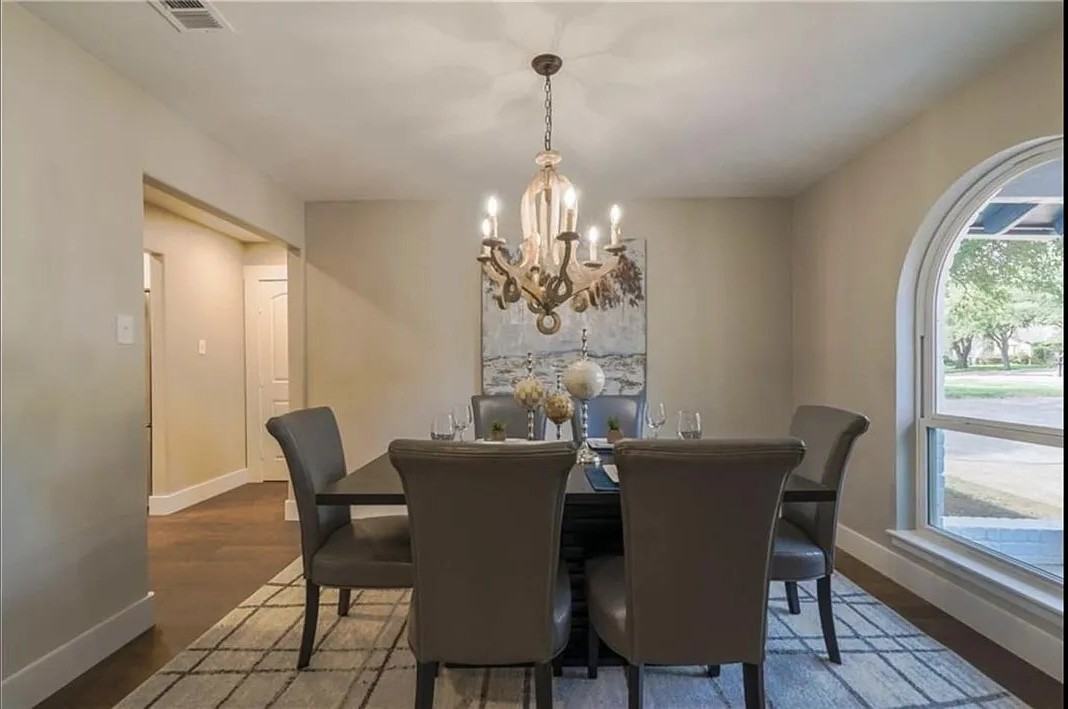 4704 Woodside Dr - Photo 2 of 18