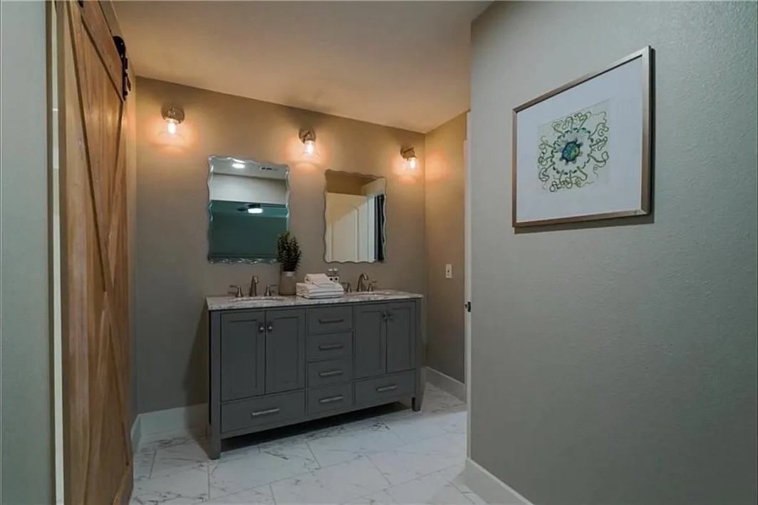 4704 Woodside Dr - Photo 5 of 18