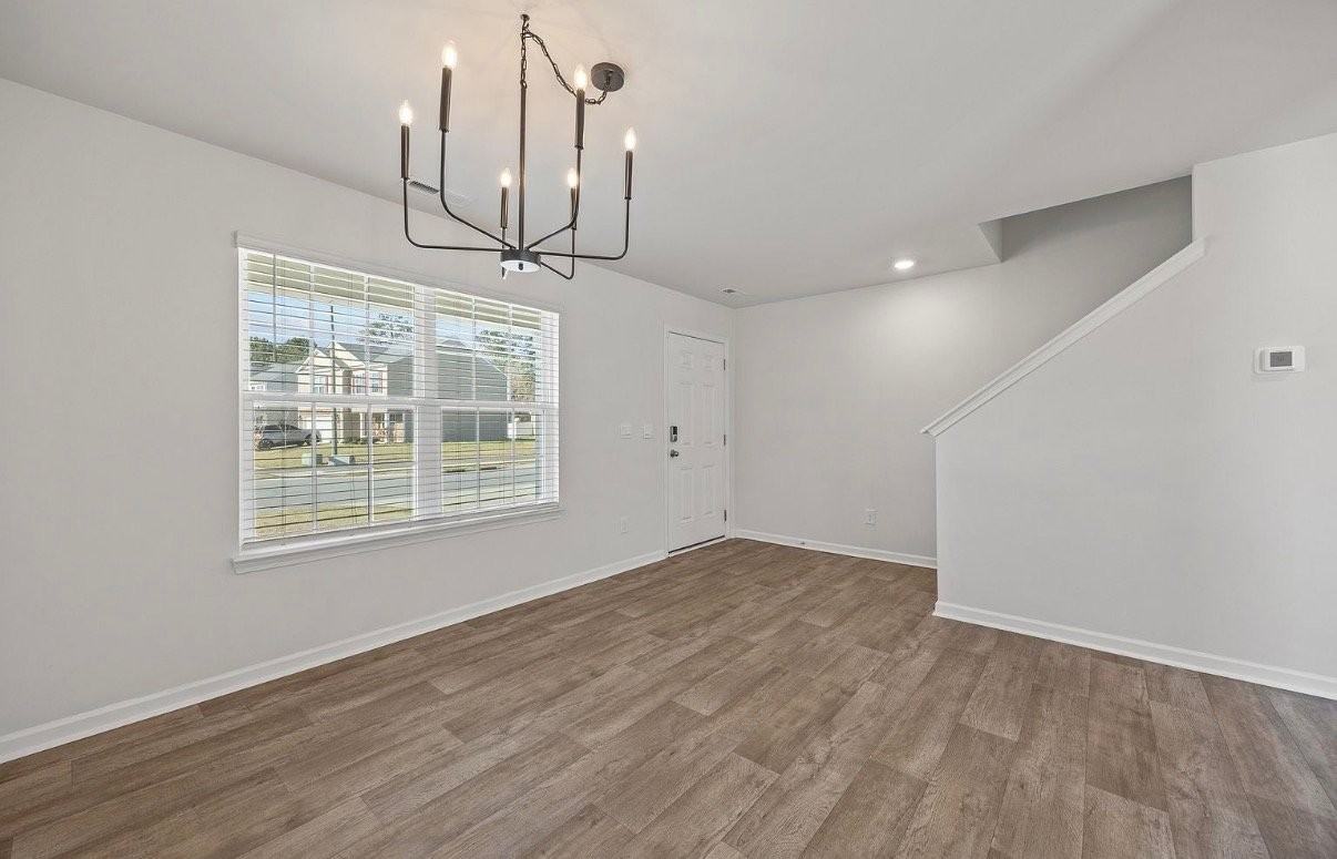 1917 Rolling Meadows Dr - Photo 4 of 19