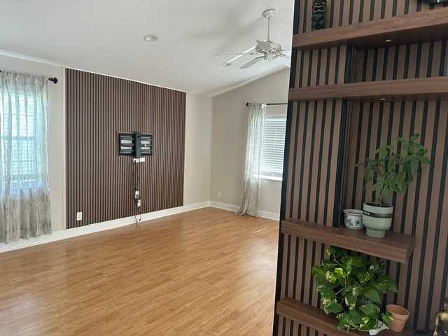389 Cameron Dr - Photo 4 of 20